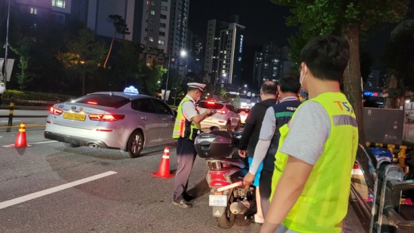 (광명3)광명시는 심야시간대 이륜자동차에서 발생하는 소음으로 인한 시민 불편을 최소화기 위해 시 전역을 이동소음 규제지역으로 지정 고시한다.jpg