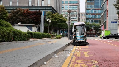 용인특례시, 소형 전기노면청소차 도입 뒤 골목골목이 훤해졌다