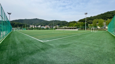 안양시, 비산체육공원 인조잔디 축구장 새단장…노후잔디 전면 교체